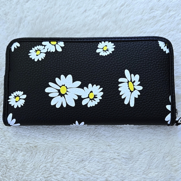 ✨️HP✨️ Dabney Lee Black🖤 Wallet with Daisies🌼 - NWT - Picture 15 of 16